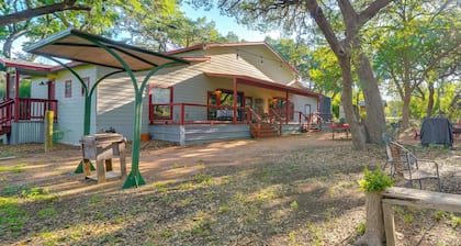 UUSI! Viehättävä "Villa Cardinale Cabin" Helotesissa!