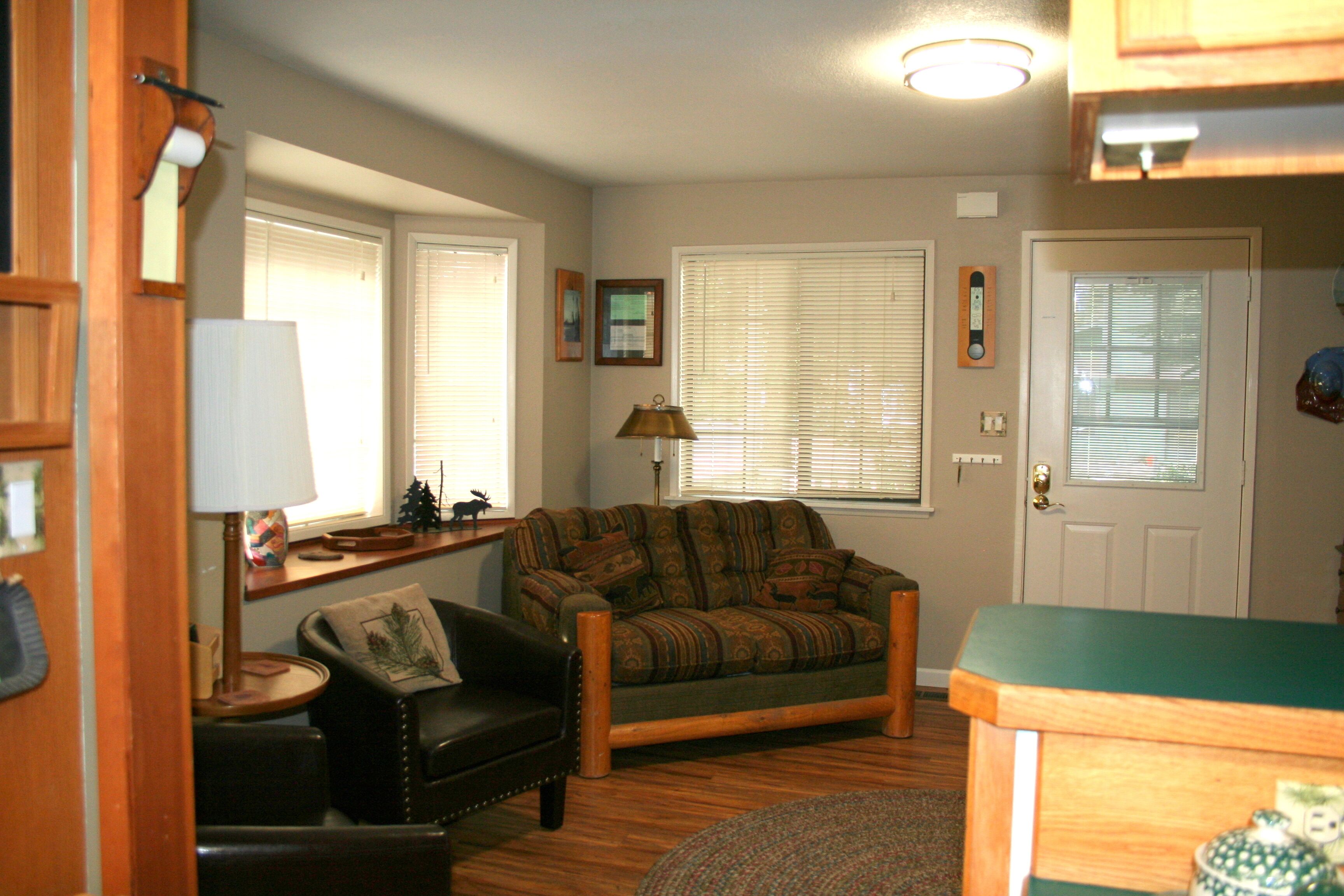 Visit Bend! Cozy and Pet Friendly!