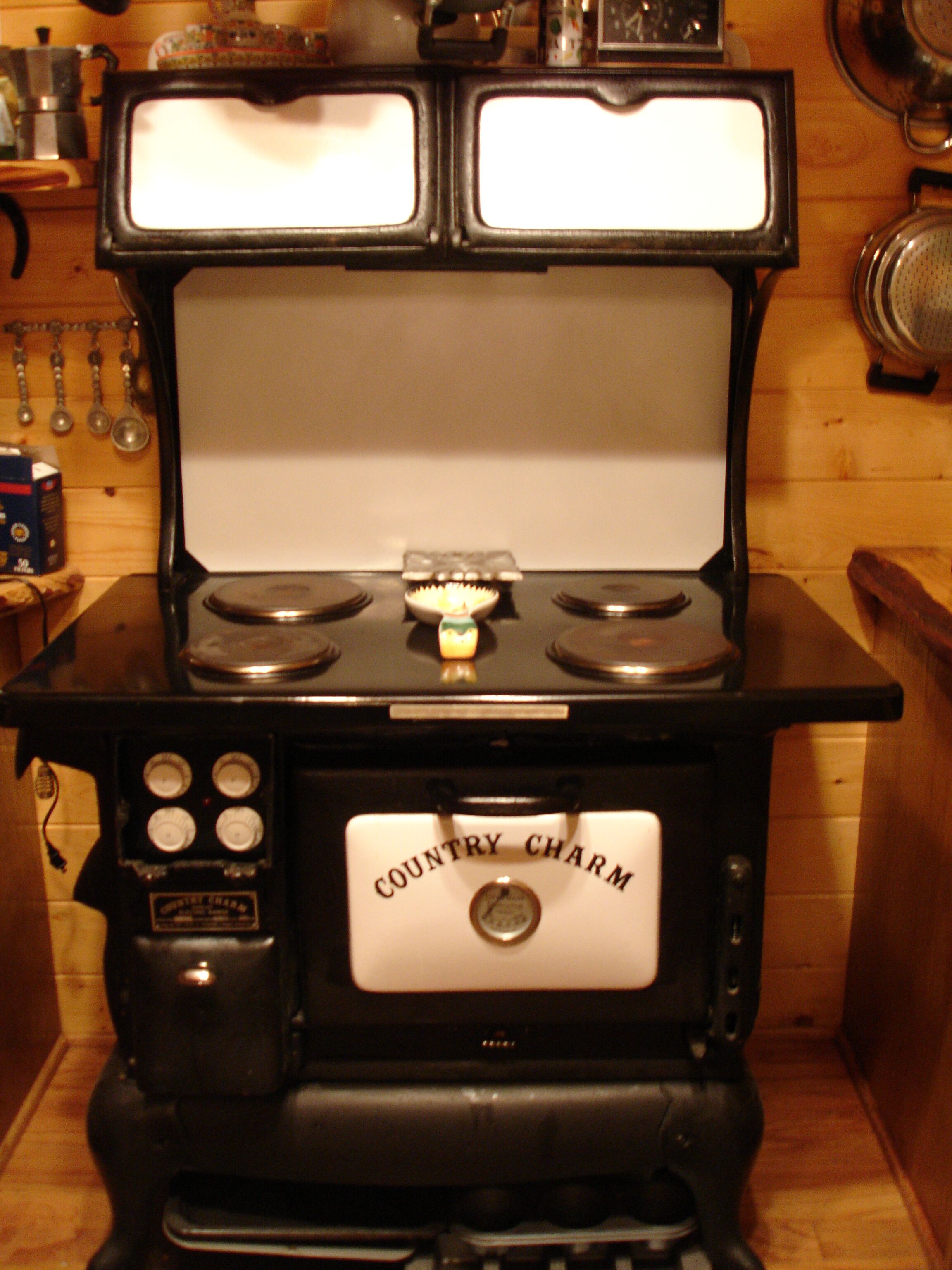 SAN JUAN RIVERFRONT LOG CABIN WITH NAT'L FOREST MTN VIEWS! *MAC'S HIDEAWAY*