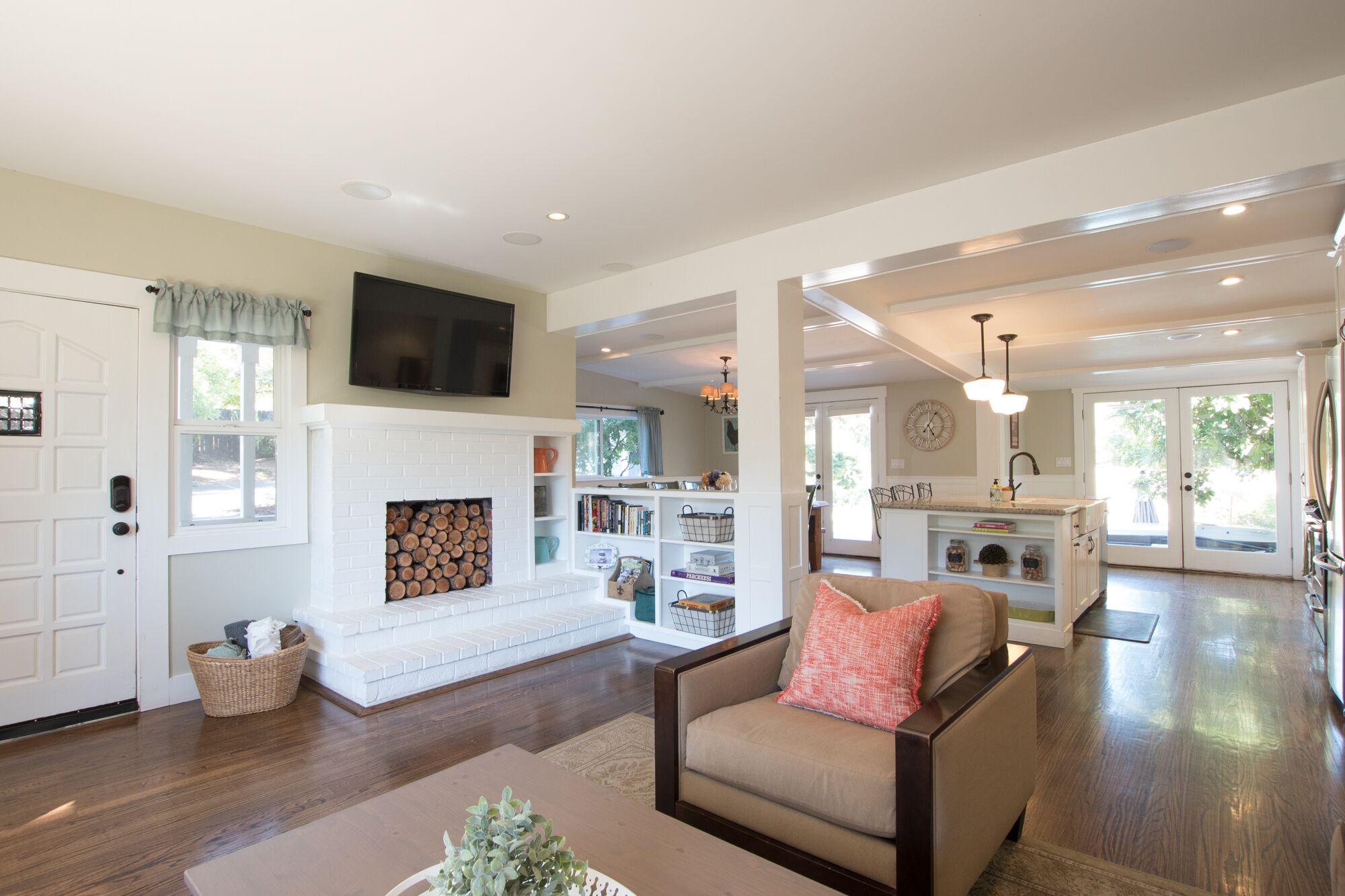 Lovely Home & Cottage with Pool, Bocce and Game Room Near Sonoma Square