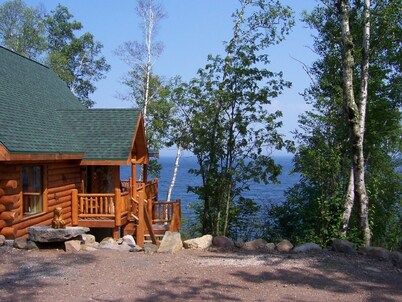 Spectacular 2600 Sq Ft Log Home on the Shores of Majestic Lake Superior