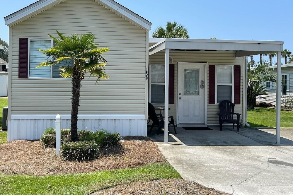Gated great for families and winter guests<br>Other units inquire if unit booked