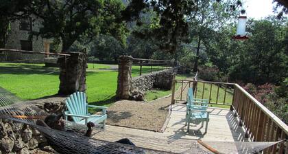SPECTACULAR RANCH HOME AUF EINER PRIVATEN, ARBEITENDEN EXOTISCHEN TIERANLAGE