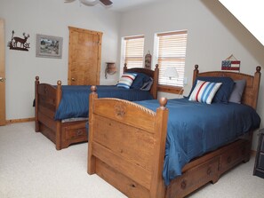 4 bedrooms, WiFi, bed sheets