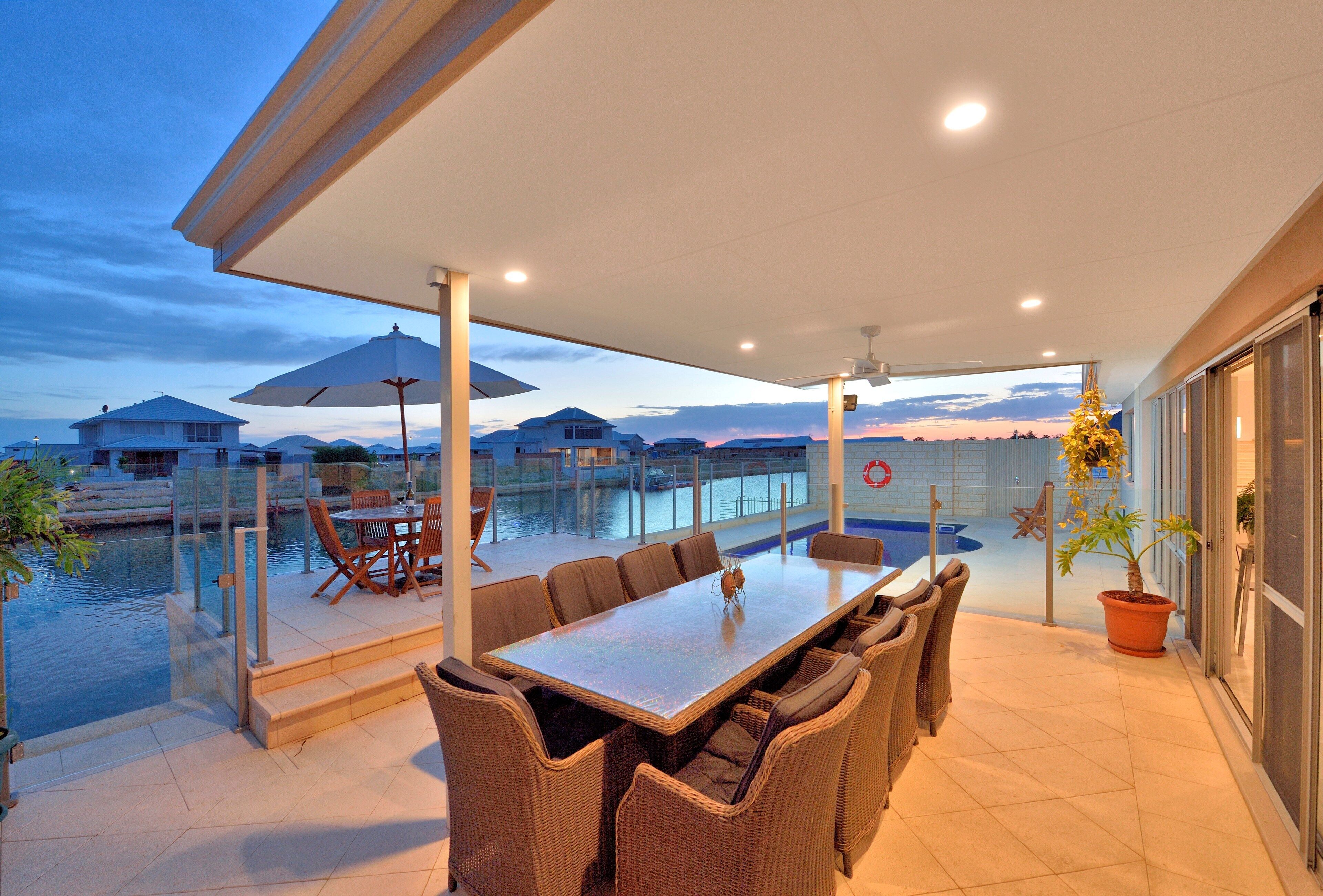 Blue Lagoon on Canal — image 15