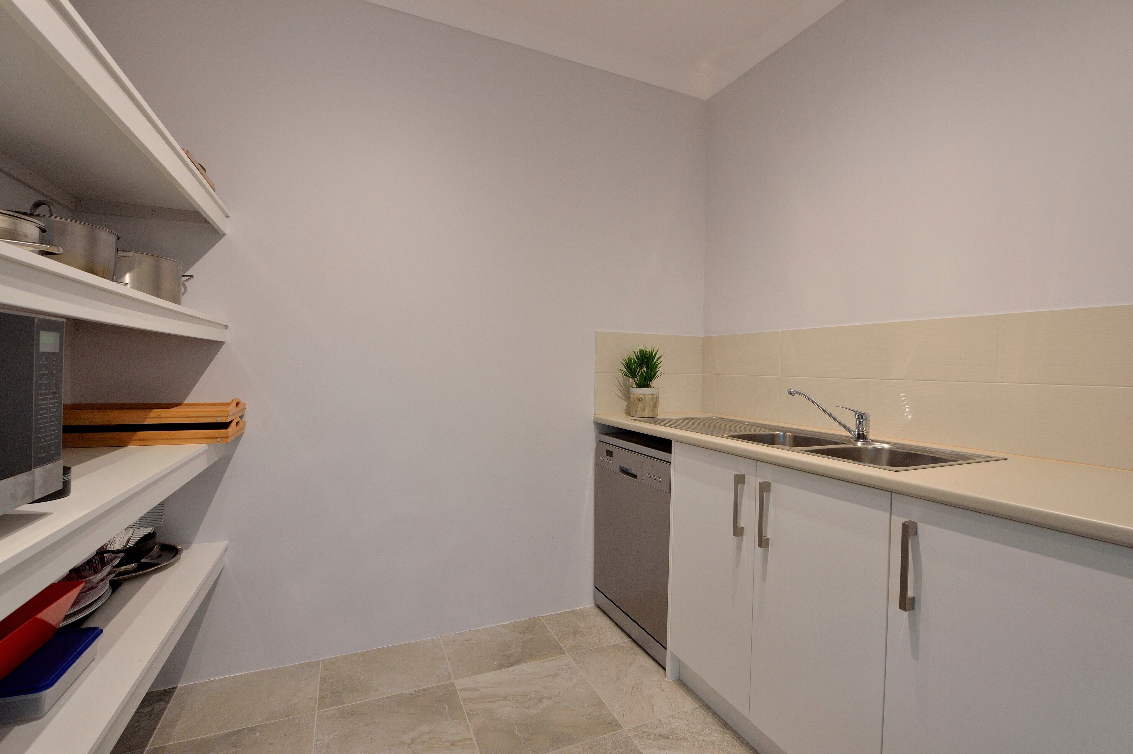 Blue Lagoon on Canal — image 26