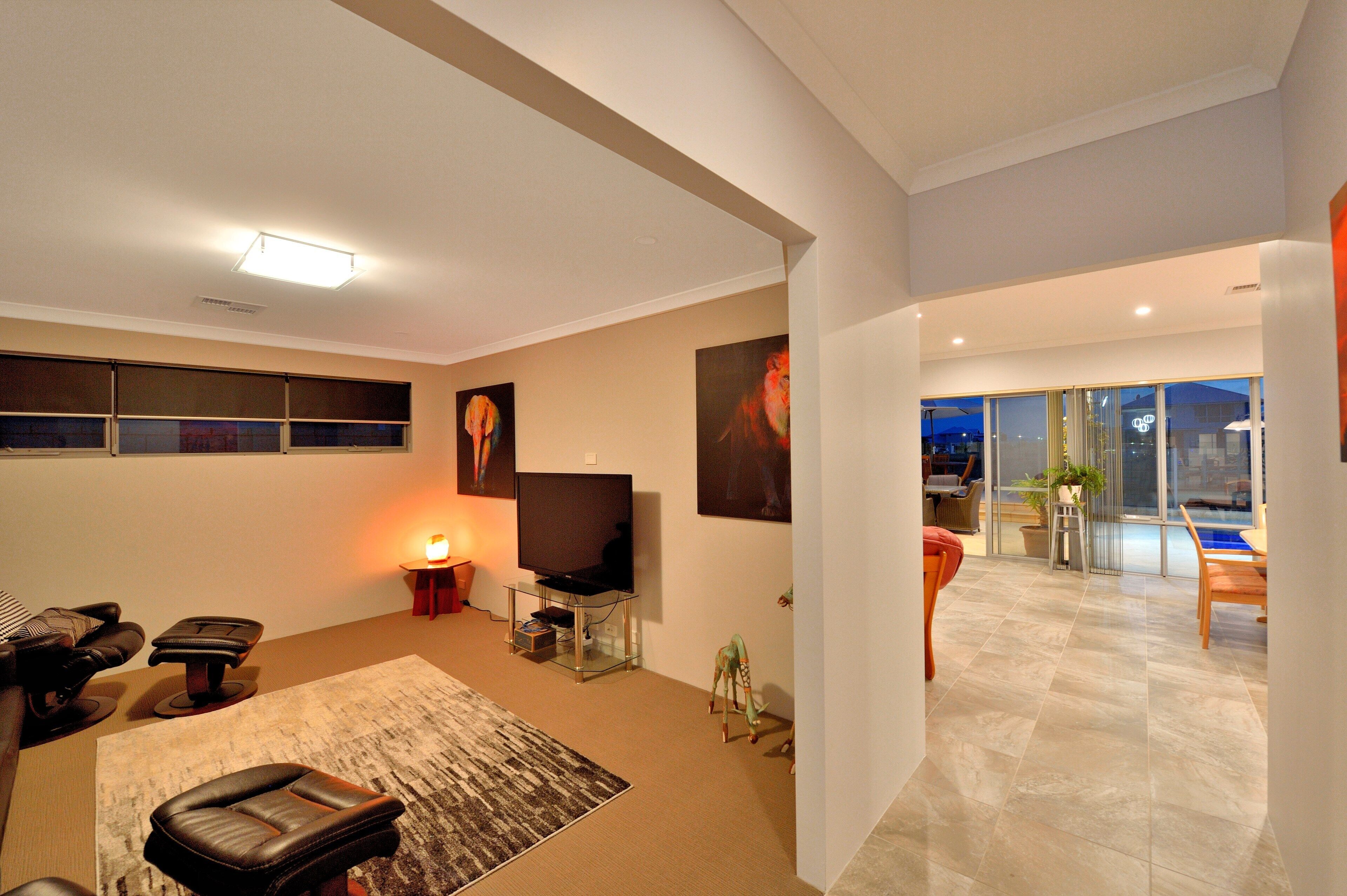 Blue Lagoon on Canal — image 25