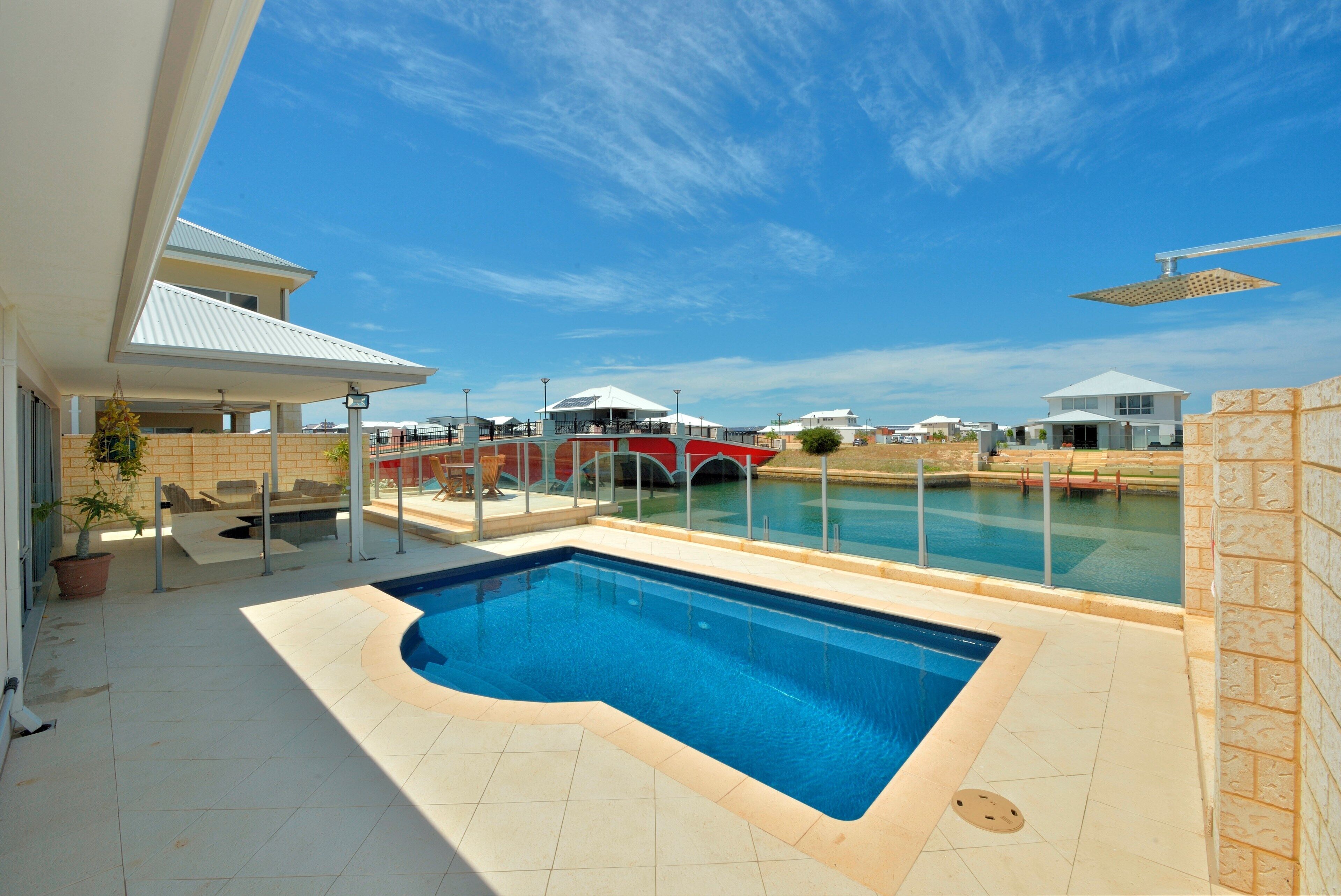 Blue Lagoon on Canal — image 3