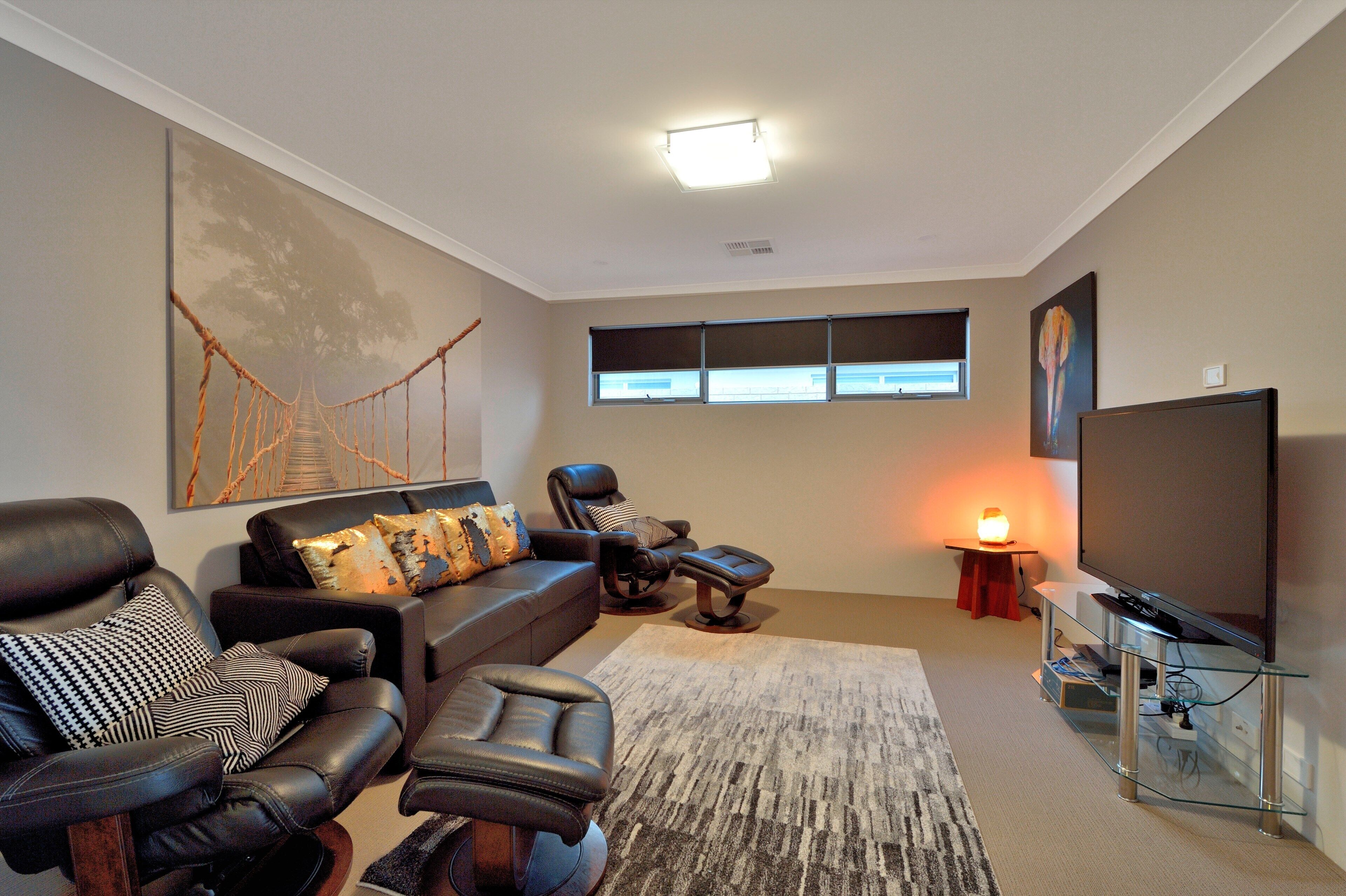 Blue Lagoon on Canal — image 11