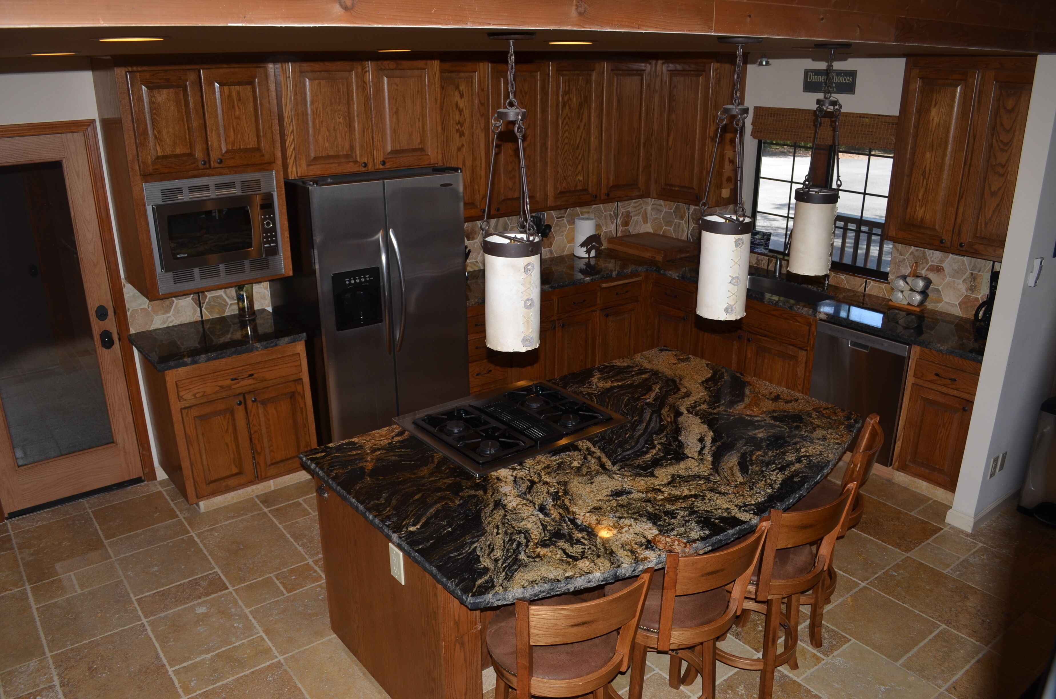   WineBerry Lodge, Gourmet In/Outdoor Kitchens, Spa