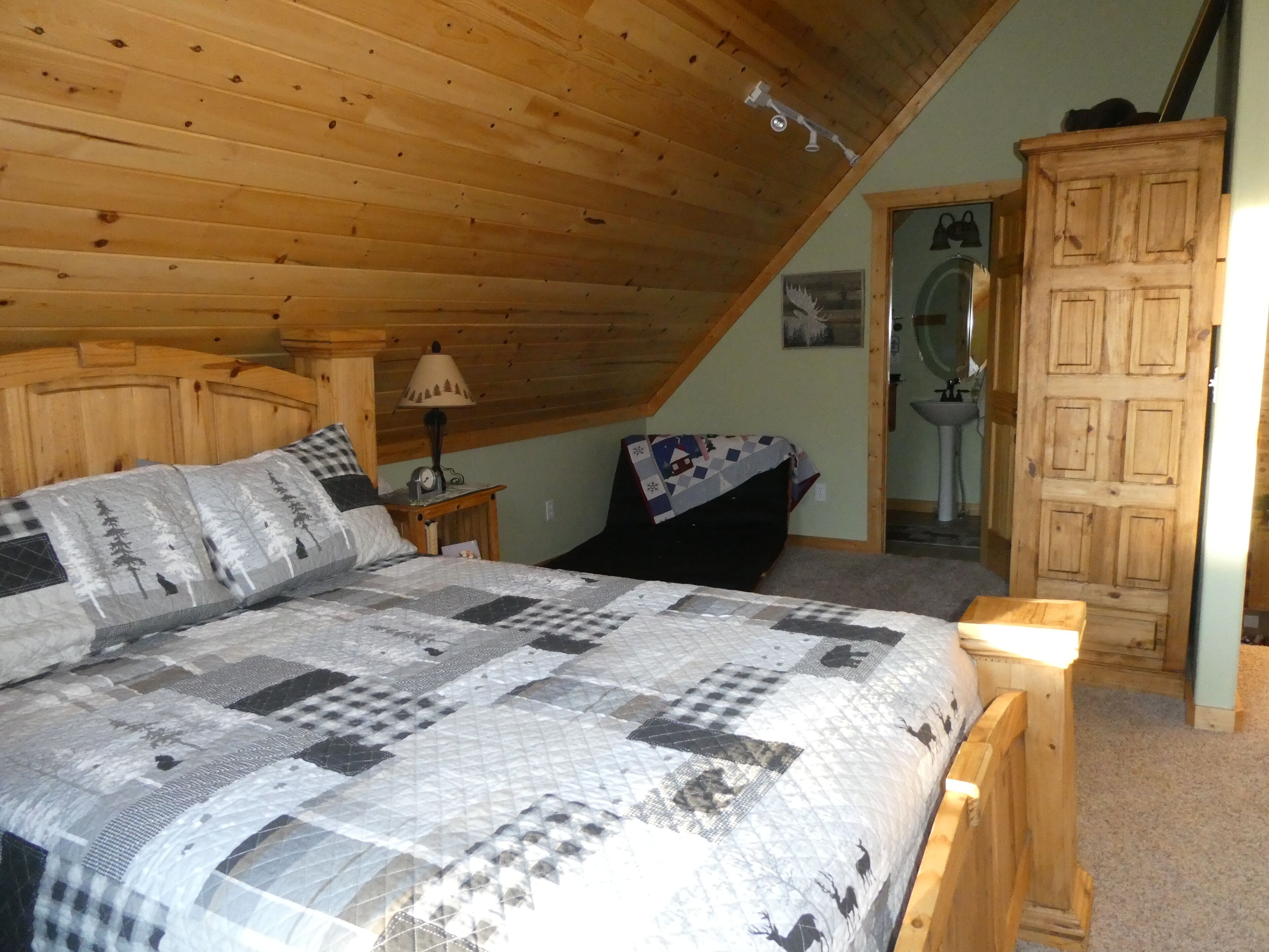 Log Home Rental in Warm Springs Ranch, Fairplay, Colorado 
NO CLEANING FEES  