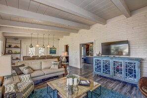 Smart TV, fireplace, DVD player, books