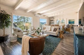 Smart TV, fireplace, video games, DVD player - 4BR Prescott Retreat • Sleeps 10 • Up to 4 King Sleeping Spaces • Preserve Views (Prescott)