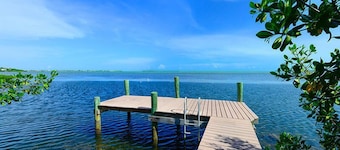 Private Oceanfront Cottage mit Anlegestelle, Pool nur wenige Minuten nach Key West!