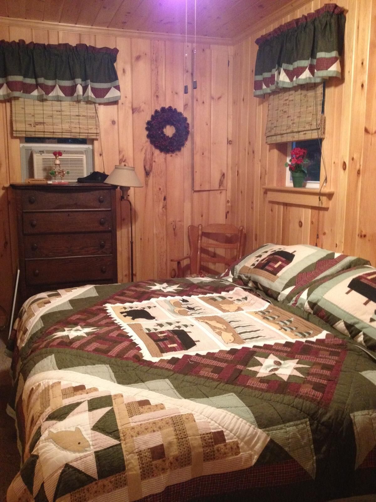 Cozy Lake Front Adirondack Cottage at a Great Price