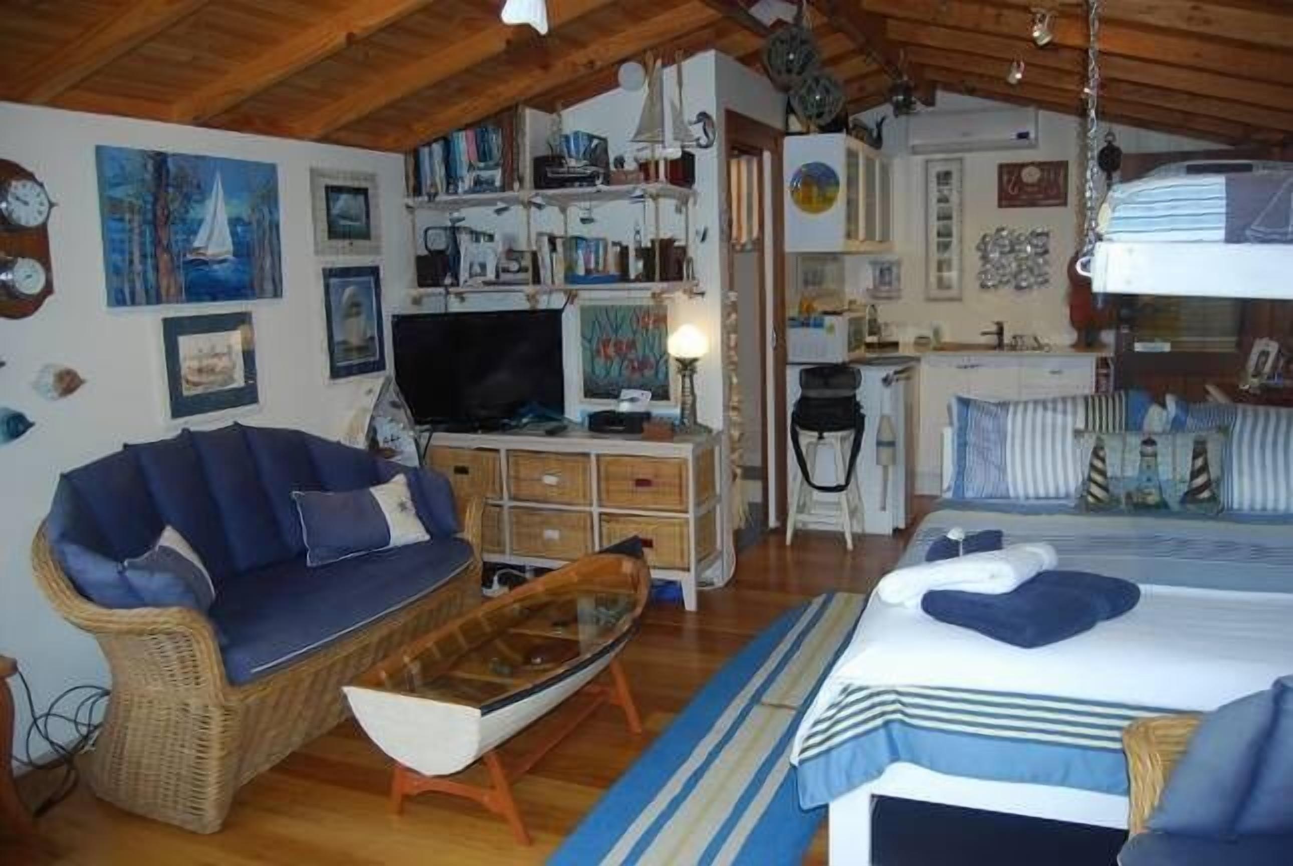 Salacia - Boat House