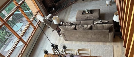 Téléviseur connecté, foyer, jeux vidéo, lecteur de DVD