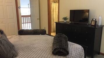 4 bedrooms, iron/ironing board, free WiFi, bed sheets