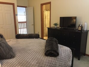 4 bedrooms, iron/ironing board, free WiFi, bed sheets