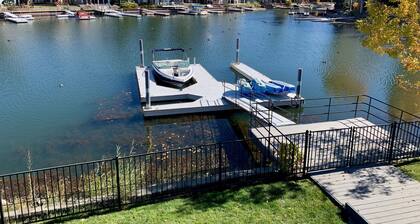 Book President’s Week!HEAVENLY-Waterfront-Hot Tub-Pool Table-Fireplace-Dock