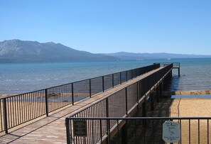 Beach towels - Book President’s Week!HEAVENLY-Waterfront-Hot Tub-Pool Table-Fireplace-Dock (South Lake Tahoe)