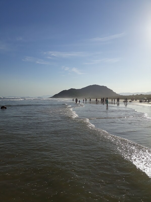 Plage à proximité, chaises longues