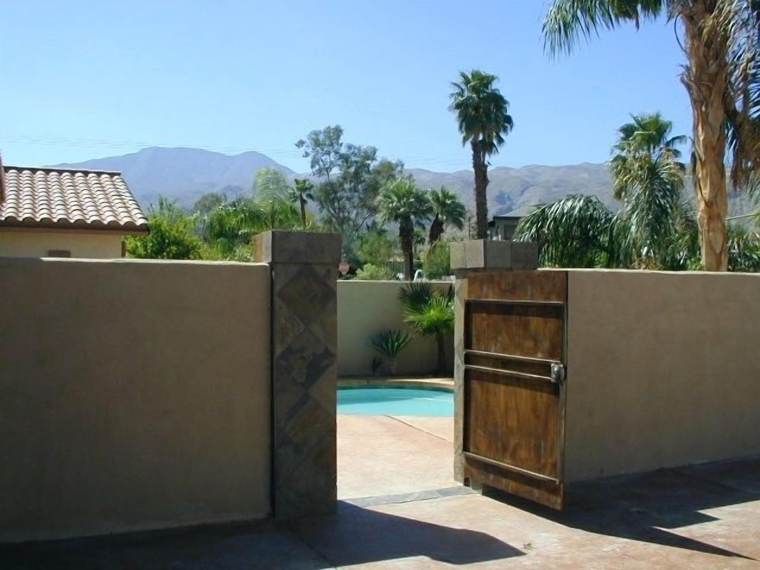 Top of the Cove, Family Home with Pool & Mountain Views (permit #103623)