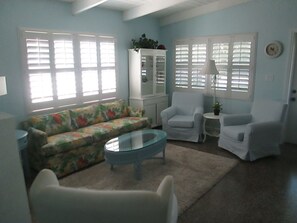 Smart-TV, leker og bøker