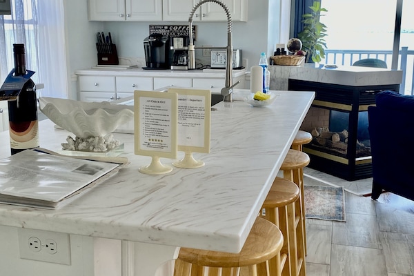 Newly remodeled kitchen 2022 with beautiful solid surface countertops