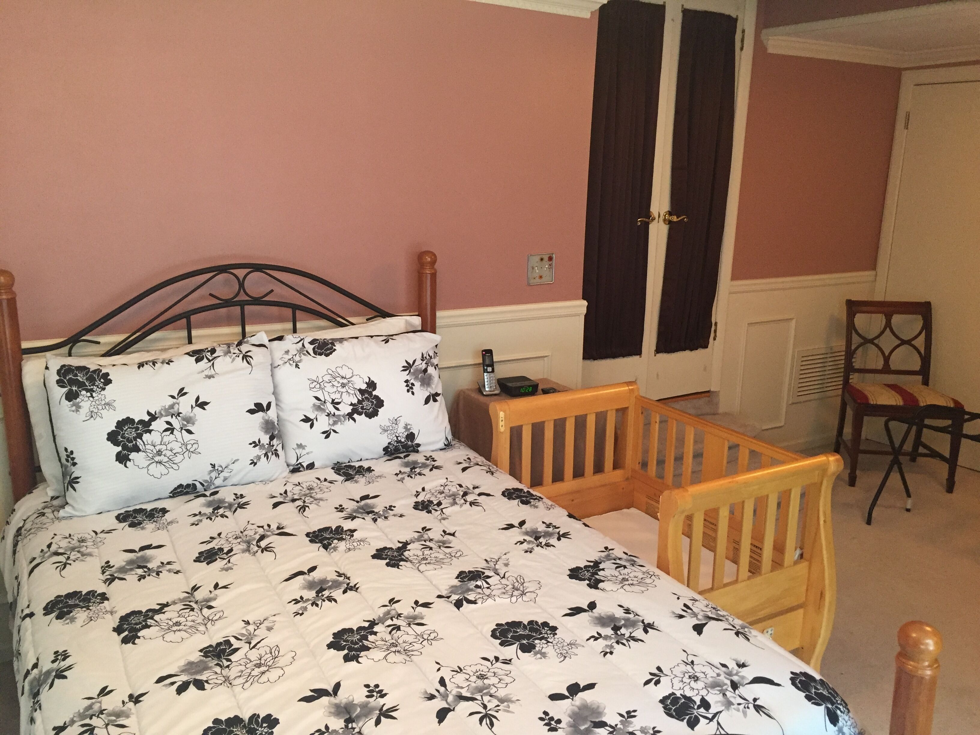 Central to: Spirit of Suwannee Music Park, N. Fla. Springs, Wild Adventures Park