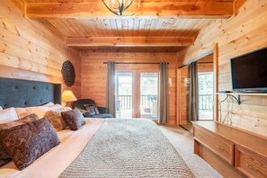 5 bedrooms, travel crib, free WiFi, bed sheets