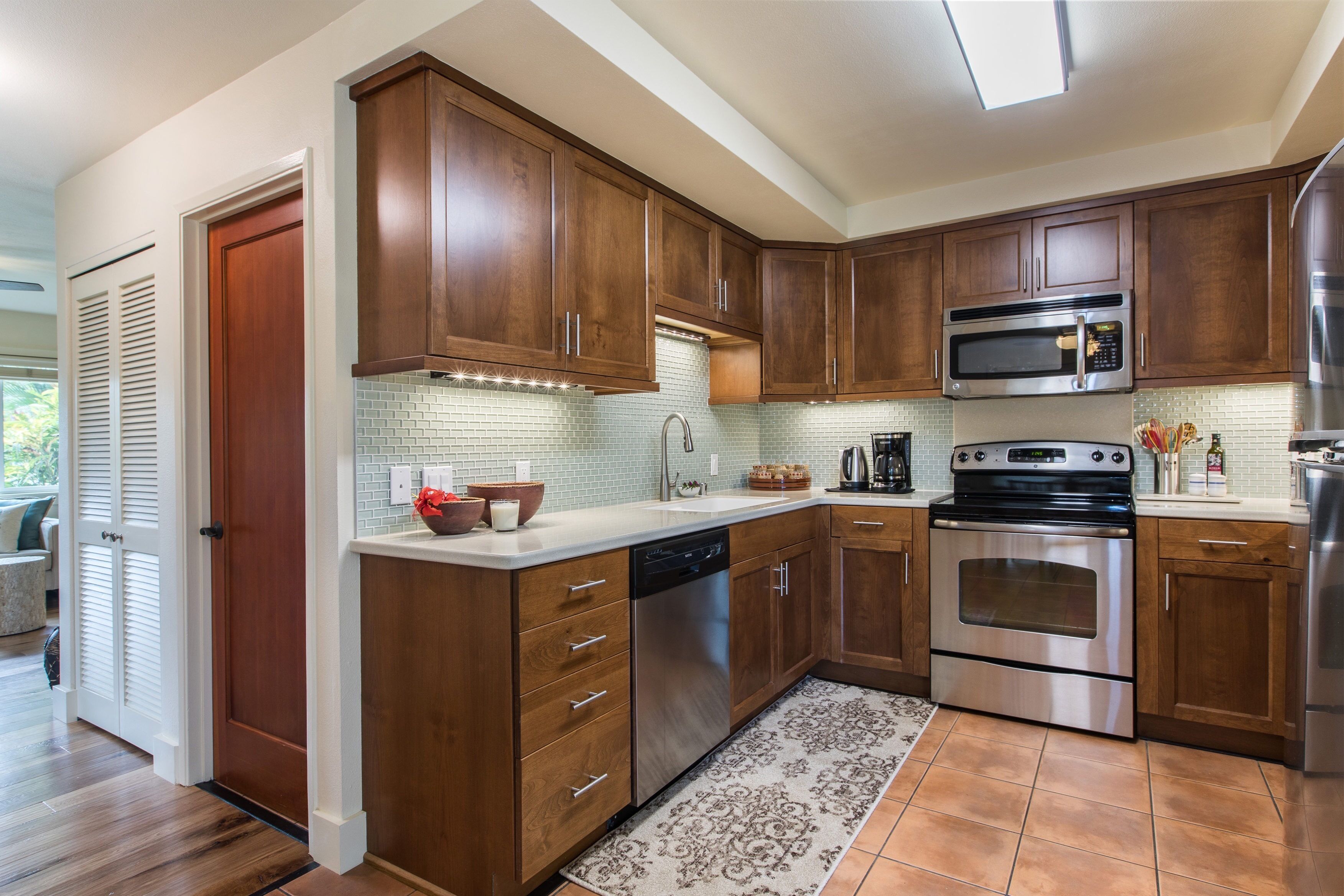 Rainbow & Bali Hai views, Walk to the Beach, All New Everything, Sleeps 6