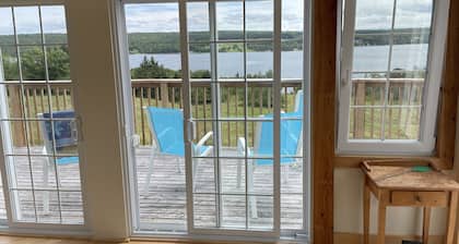 ¡240 Acre Farm y Three Cottages con vista a los lagos de Brasdor en Baddeck!