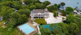 Minutes to Menauhant Beach - July & August AVAILABILITY clubhouse heated pool.
