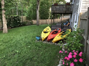 Property grounds - Minutes to Menauhant Beach - July & August AVAILABILITY clubhouse heated pool. (East Falmouth)