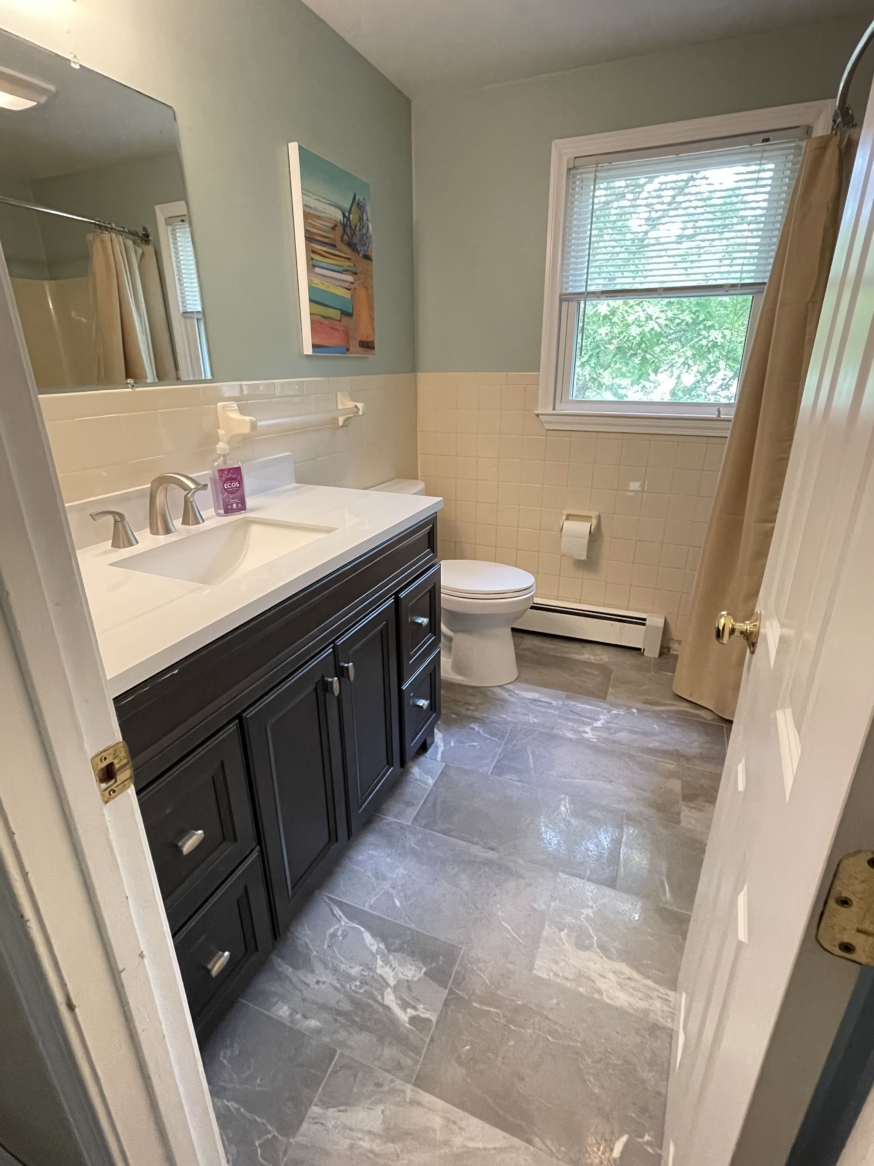 Minutes to Menauhant Beach - July & August AVAILABILITY clubhouse heated pool.