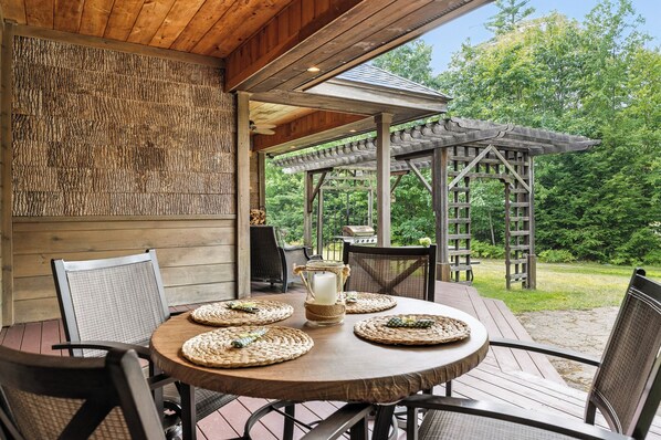 Outdoor dining