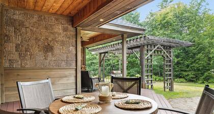 Modern rustic lodge set in the White Mountains and minutes from North Conway.