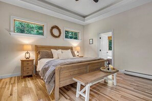 5 bedrooms, iron/ironing board, WiFi, bed sheets