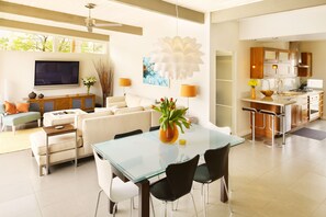 Smart TV, reproductor de DVD, libros y estéreo 