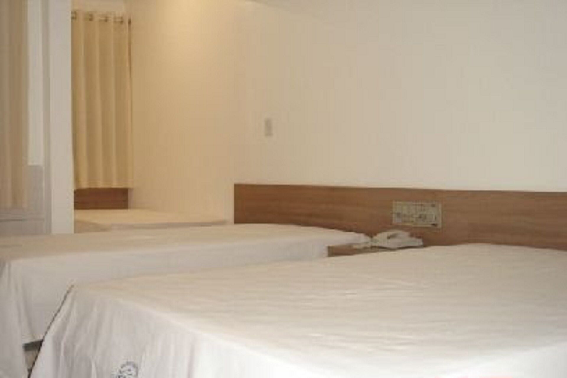 APART HOTEL CTC -At Araras ,Hotel CTC .City center, in front of Mc Donalds .