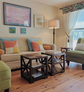 Smart TV, reproductor de DVD, libros y videoteca 