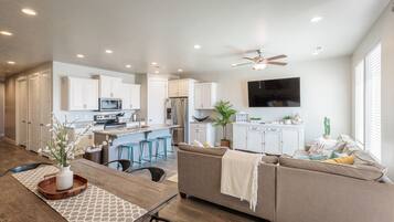 Smart TV, DVD player