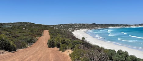A la platja i tovalloles de platja
