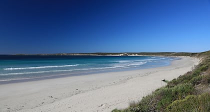 Vista al mar con vistas a la bahía de Vivonne