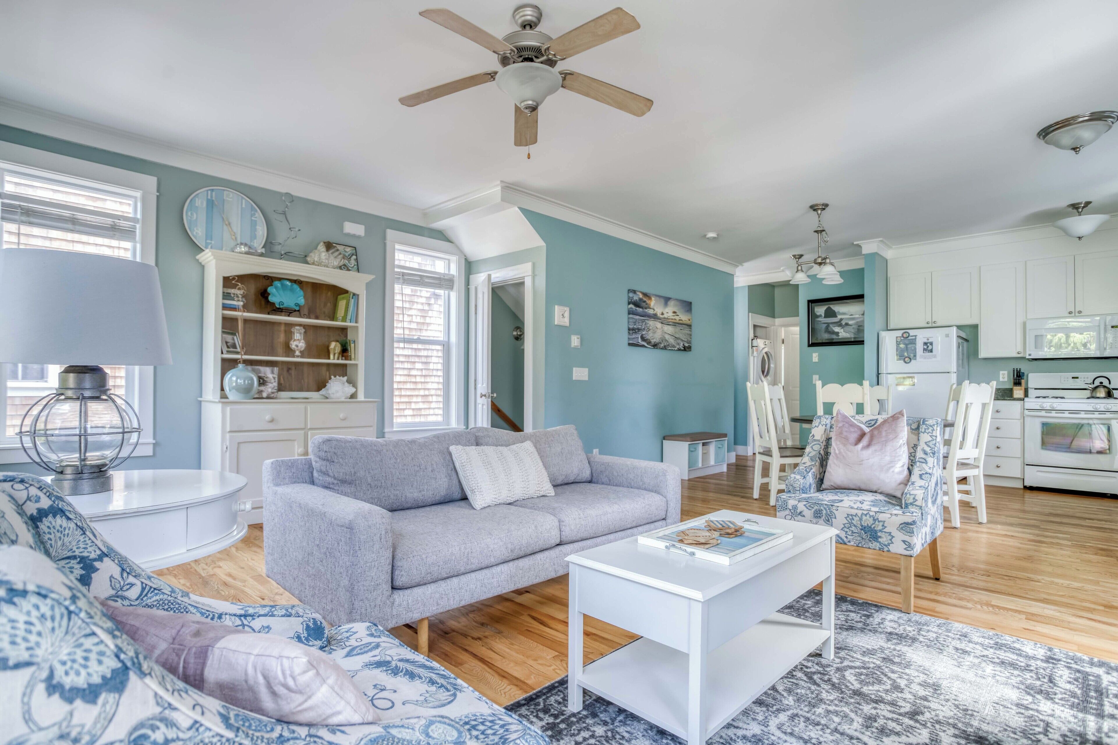 Two-Bedroom, Two Bath Condo Near French Café Has Sweet Décor and Amenities!