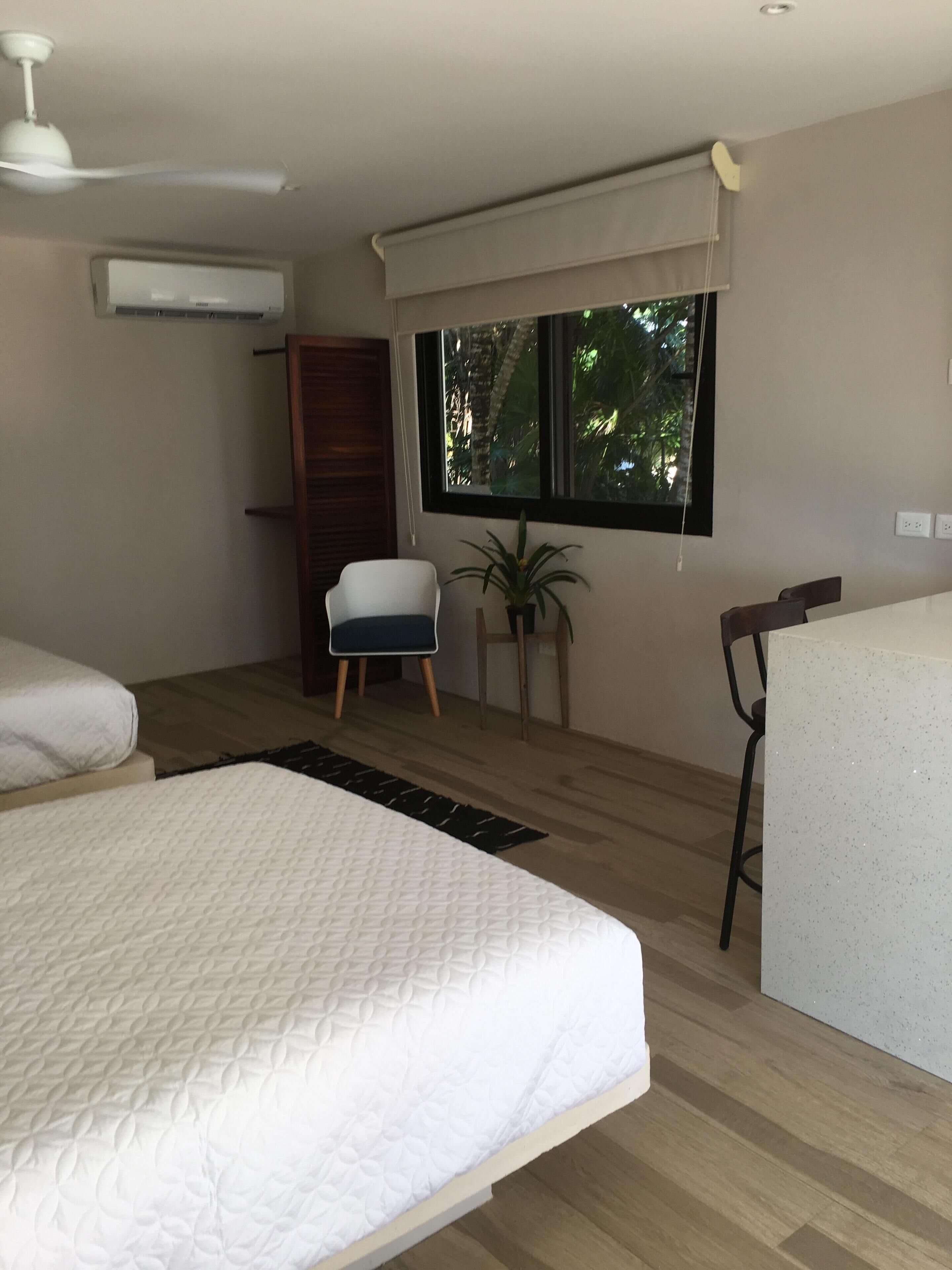 Peaceful and VERY Private room in a Beautiful private Beach house