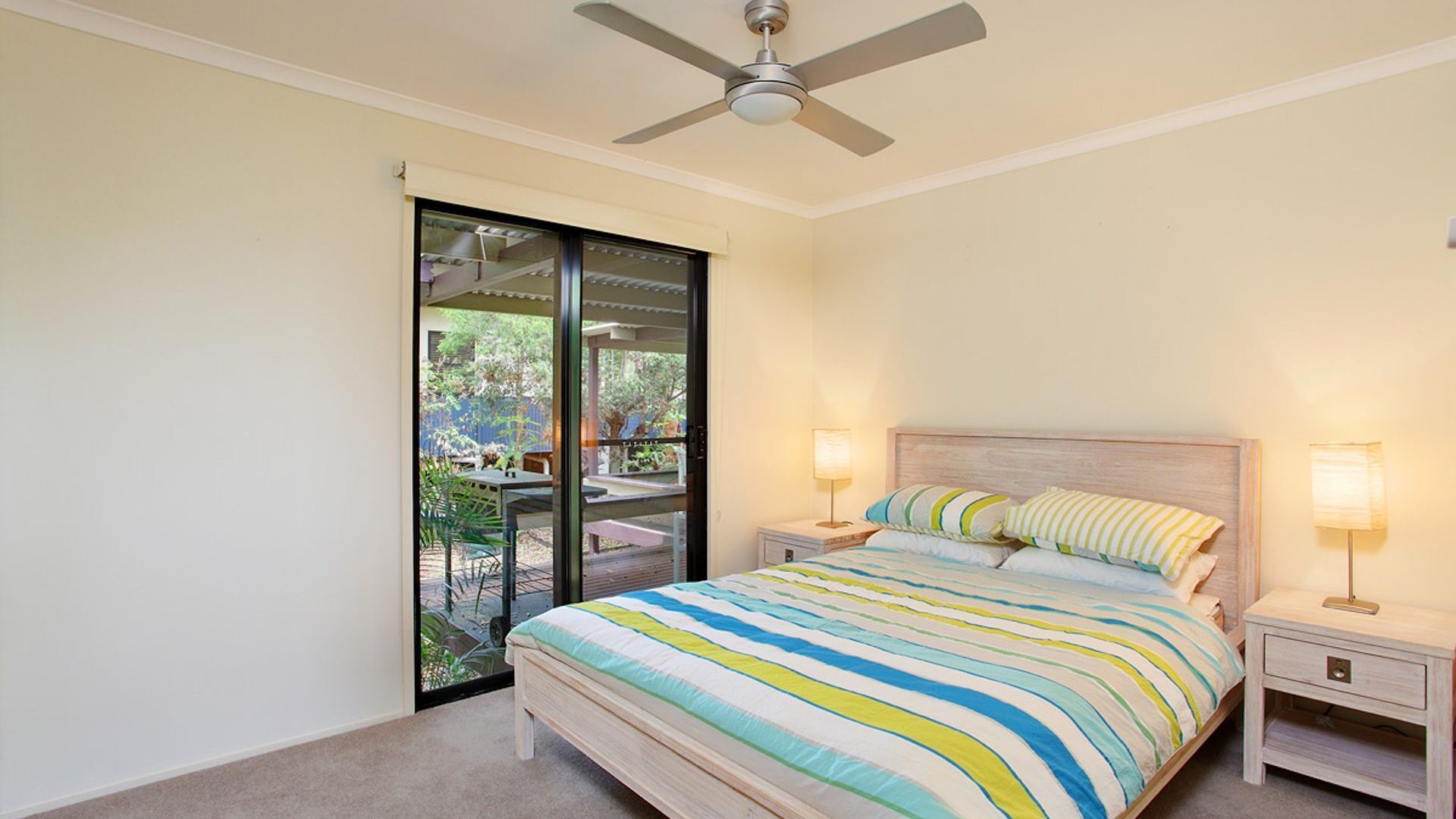 6 Orania Court - Rainbow Shores. 200m to beach. Wifi — image 8