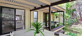 6 Orania Court - Rainbow Shores. 200m to beach. Wifi