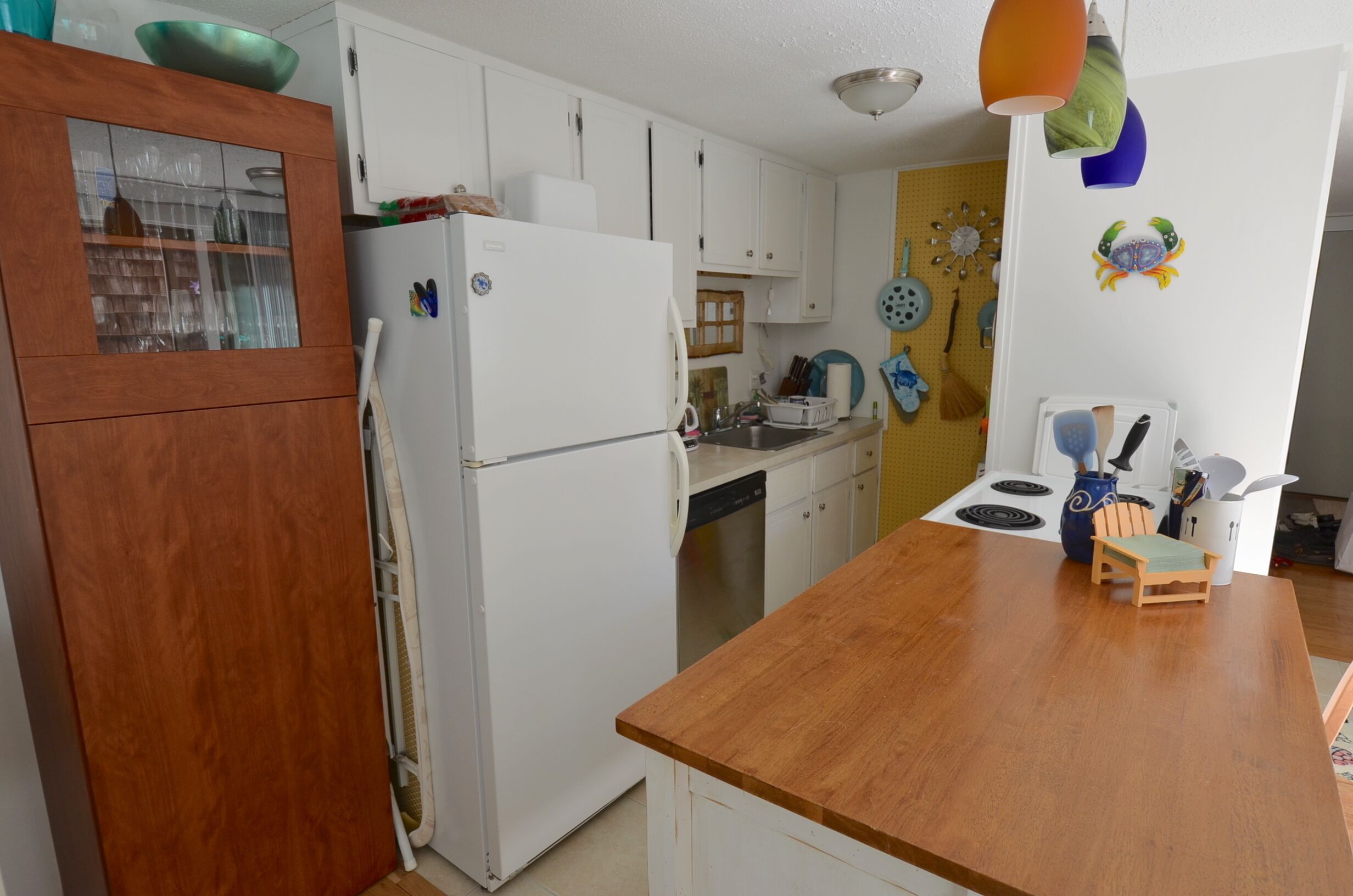 Updated 2 Bed 2 Bath Condo with Tennis Courts